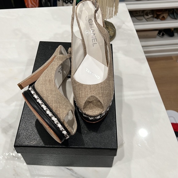 Chanel designer - Picture 2 of 7